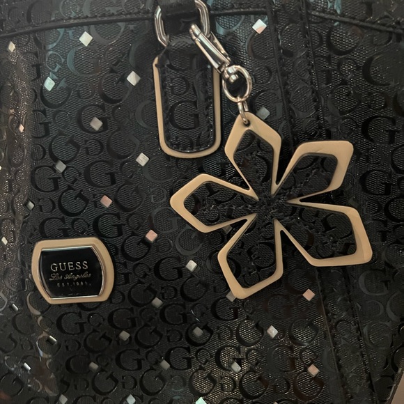 VINTAGE GUESS TRENDY PURSE - Picture 6 of 7